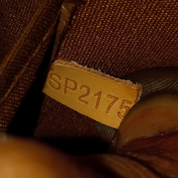 Louis Vuitton purse - Picture 2 of 4